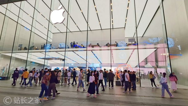 ​苹果 iOS 27 揭秘：本地 AI 模与谷歌合作提升 Siri 能-DeepHubX