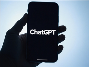 防不胜防！黑客盯上ChatGPT和Claude共享功能，利用谷歌广告精准钓鱼-DeepHubX